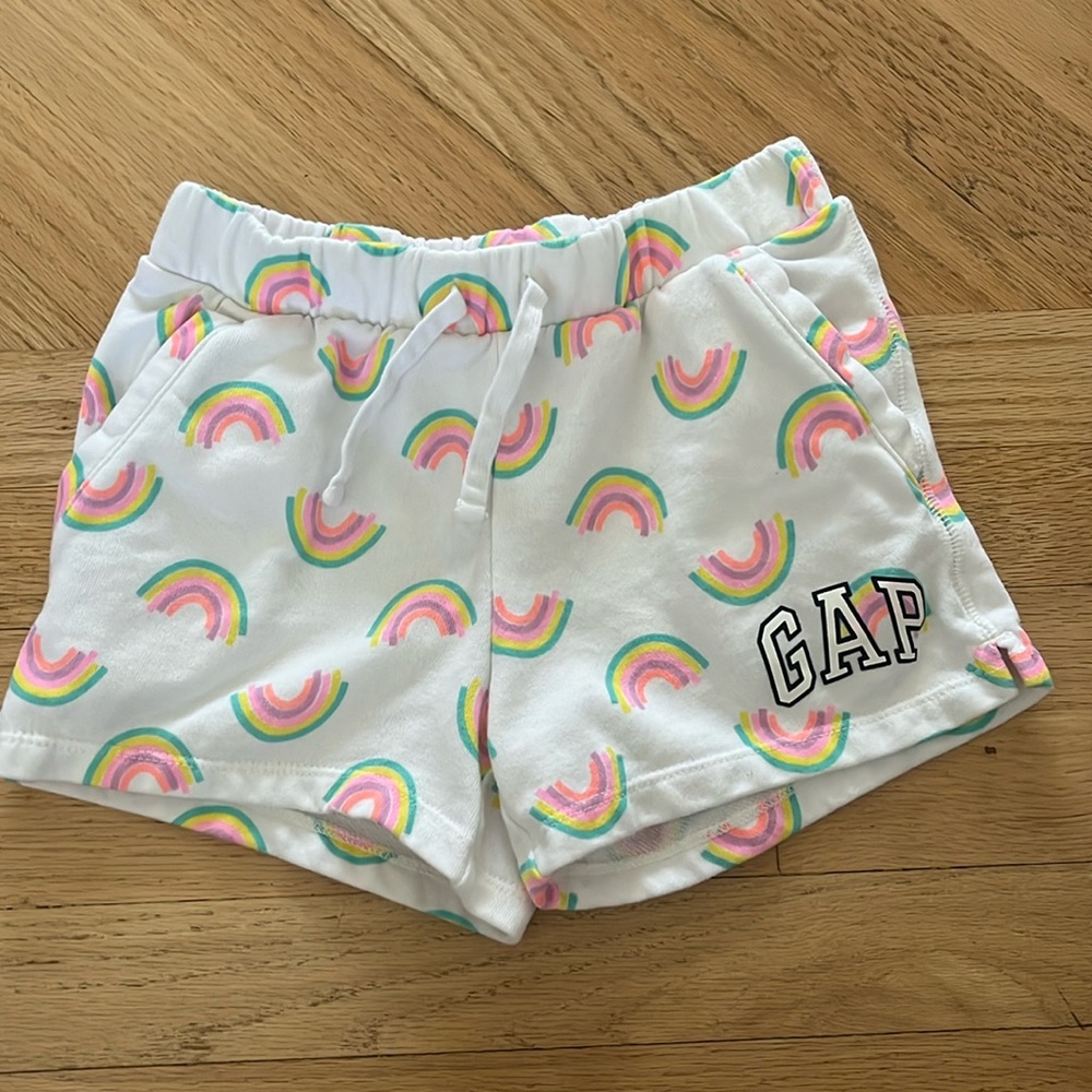 Girls gap shorts size medium (8)